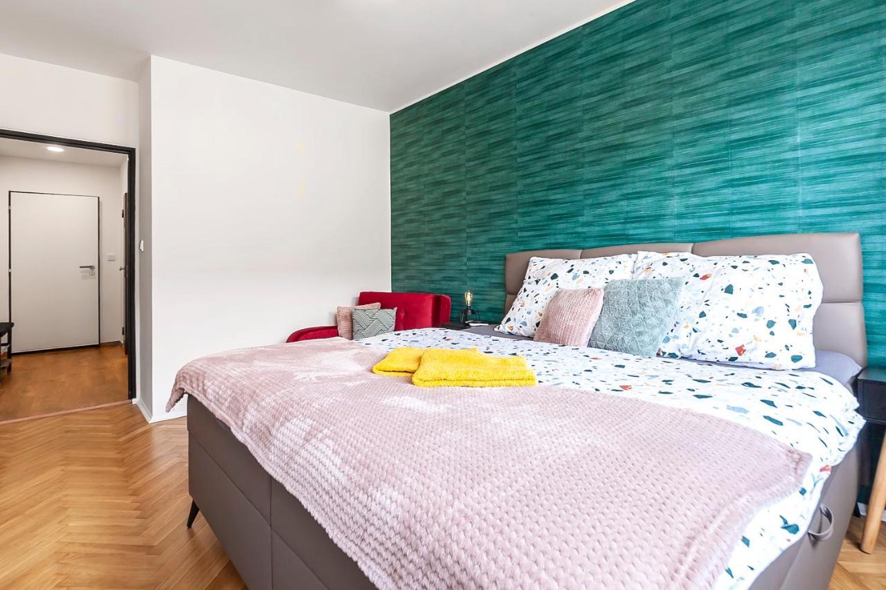 Appartement Popular Location / Street View / 4 Ppl / Netflix à Prague Extérieur photo