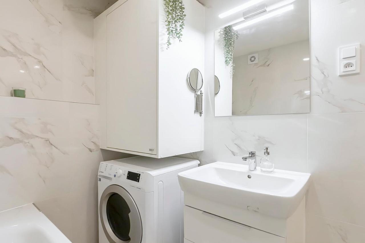 Appartement Popular Location / Street View / 4 Ppl / Netflix à Prague Extérieur photo